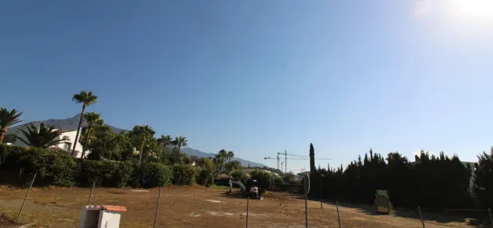 Venta de parcela residencial en The Golden Mile 2