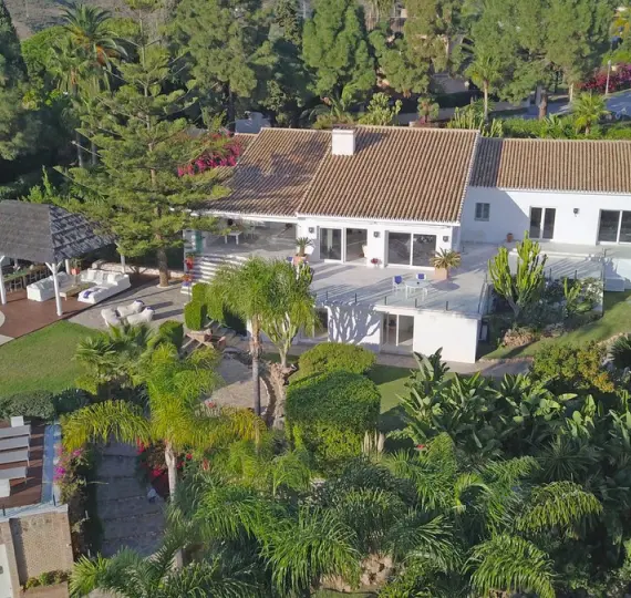 Oтдельно стоящая вилла R4297141