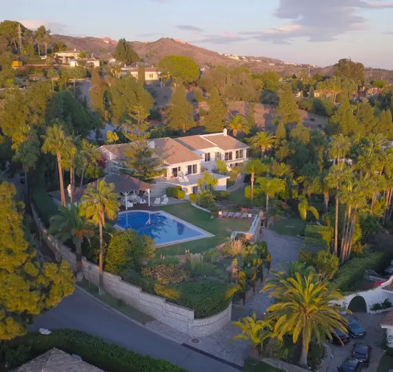 Oтдельно стоящая вилла R4297141