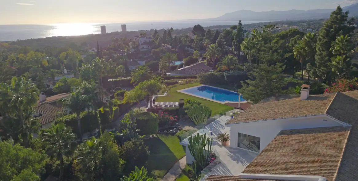 Продажа  отдельно стоящей виллы в Marbella East (район Hacienda Las Chapas) 7