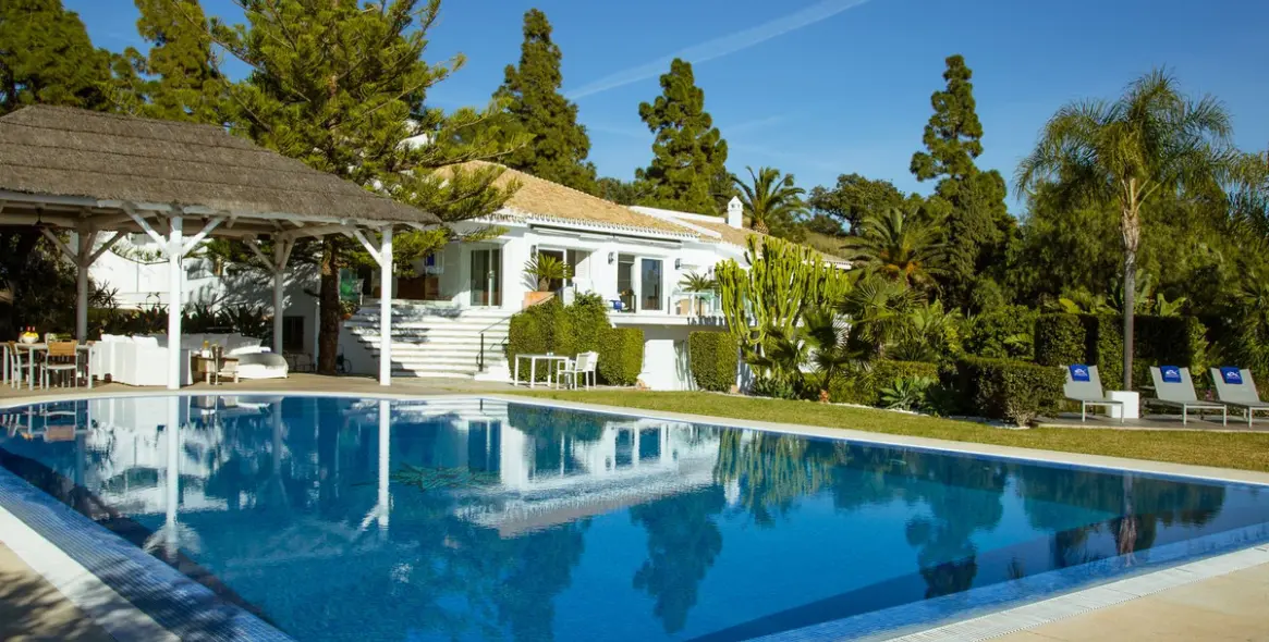 Sale of detached villa in Hacienda Las Chapas 15