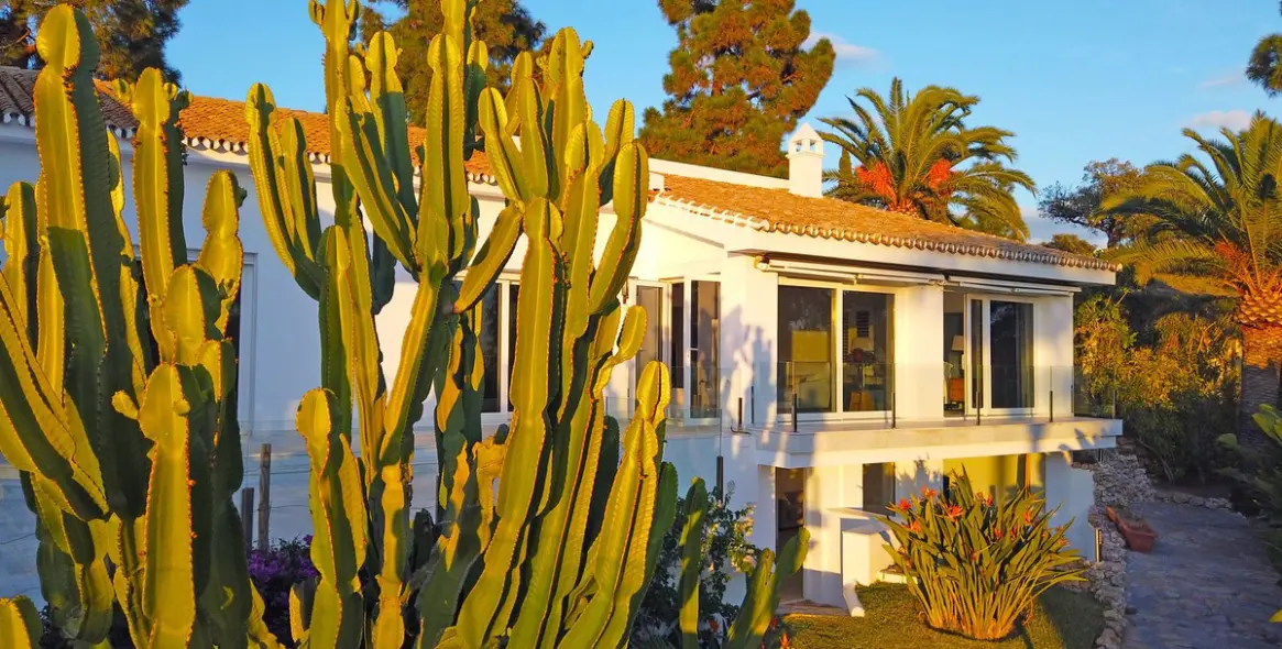 Sale of detached villa in Hacienda Las Chapas 16