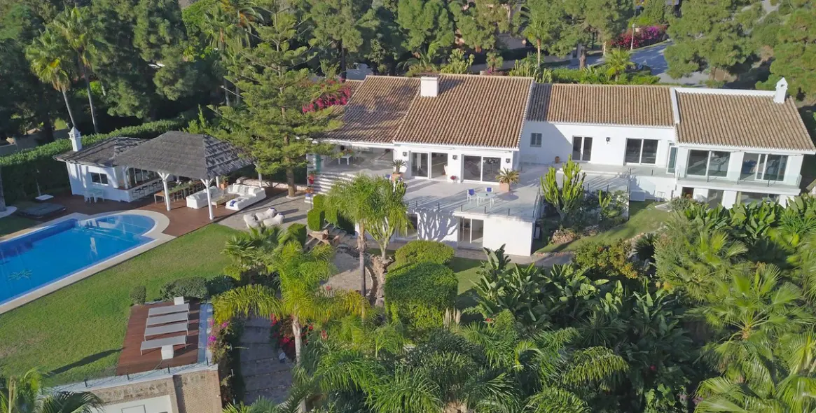 Venta de villa independiente en Hacienda Las Chapas 2