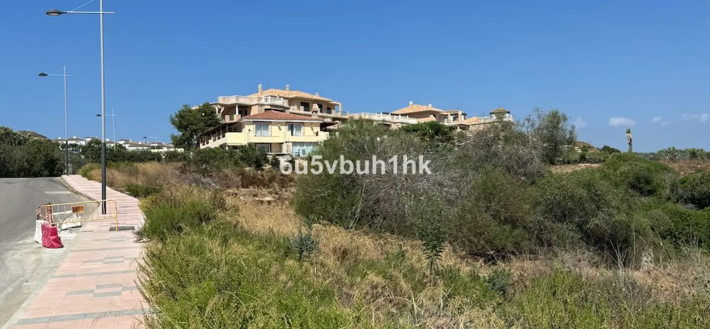 Sale of residential plot in Manilva 2