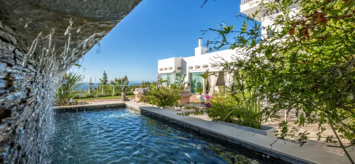 Продажа  отдельно стоящей виллы в Estepona 2