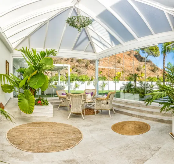 Продажа  отдельно стоящей виллы в Estepona