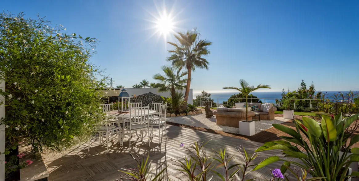 Продажа  отдельно стоящей виллы в Estepona 11