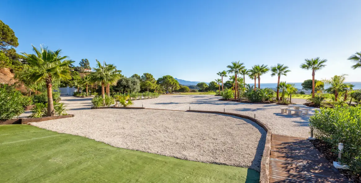 Продажа  отдельно стоящей виллы в Estepona 13