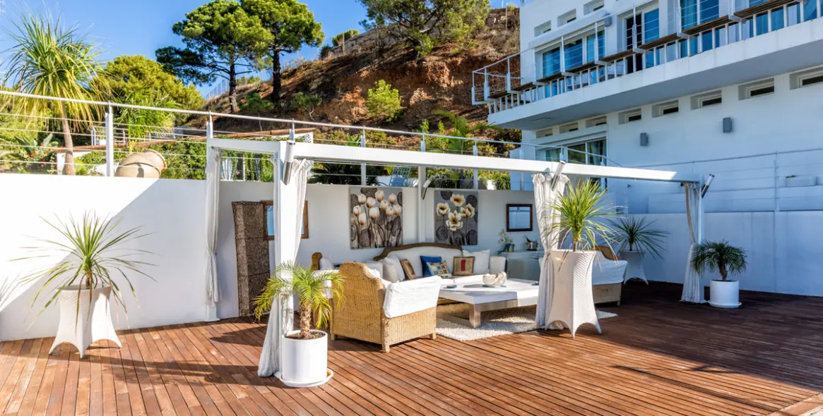 Продажа  отдельно стоящей виллы в Estepona 19