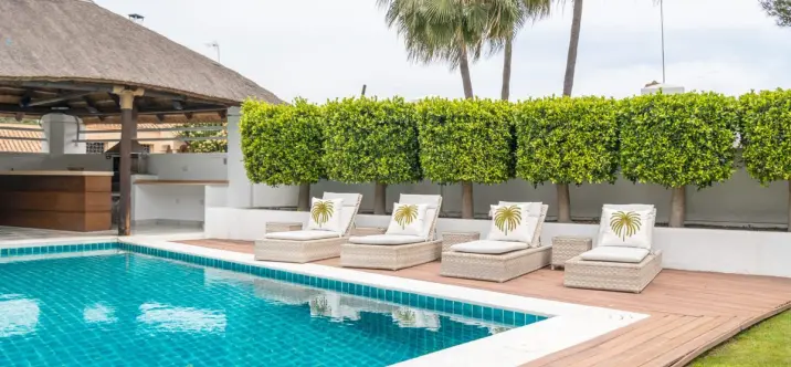 Venta de villa independiente en Nueva Andalucía 0