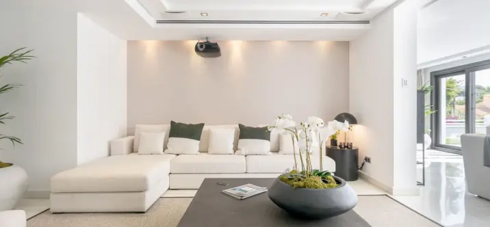 Venta de villa independiente en Nueva Andalucía 3