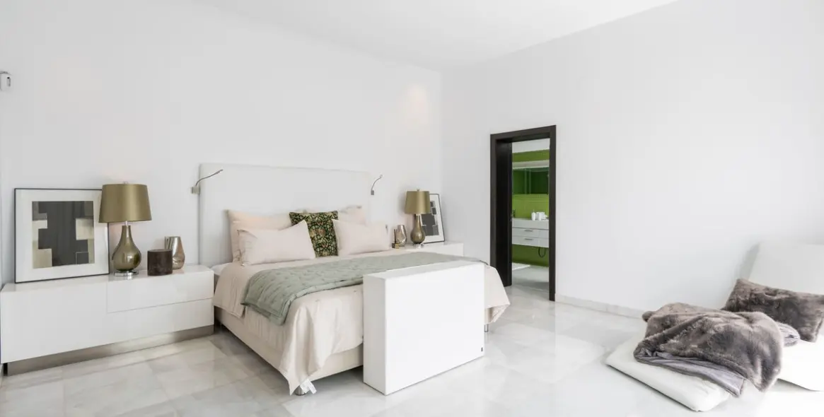 Sale of detached villa in Nueva Andalucía 6