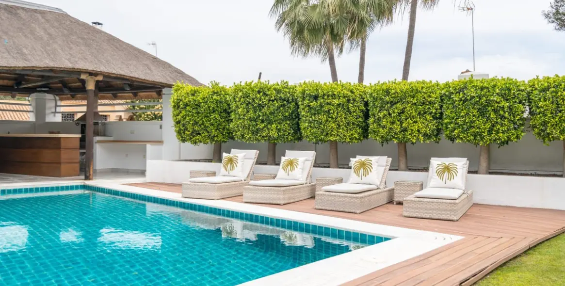 Venta de villa independiente en Nueva Andalucía 1