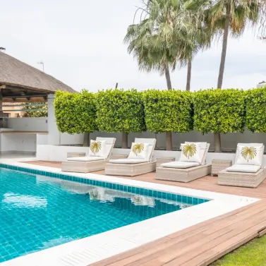 Venta de villa independiente en Nueva Andalucía