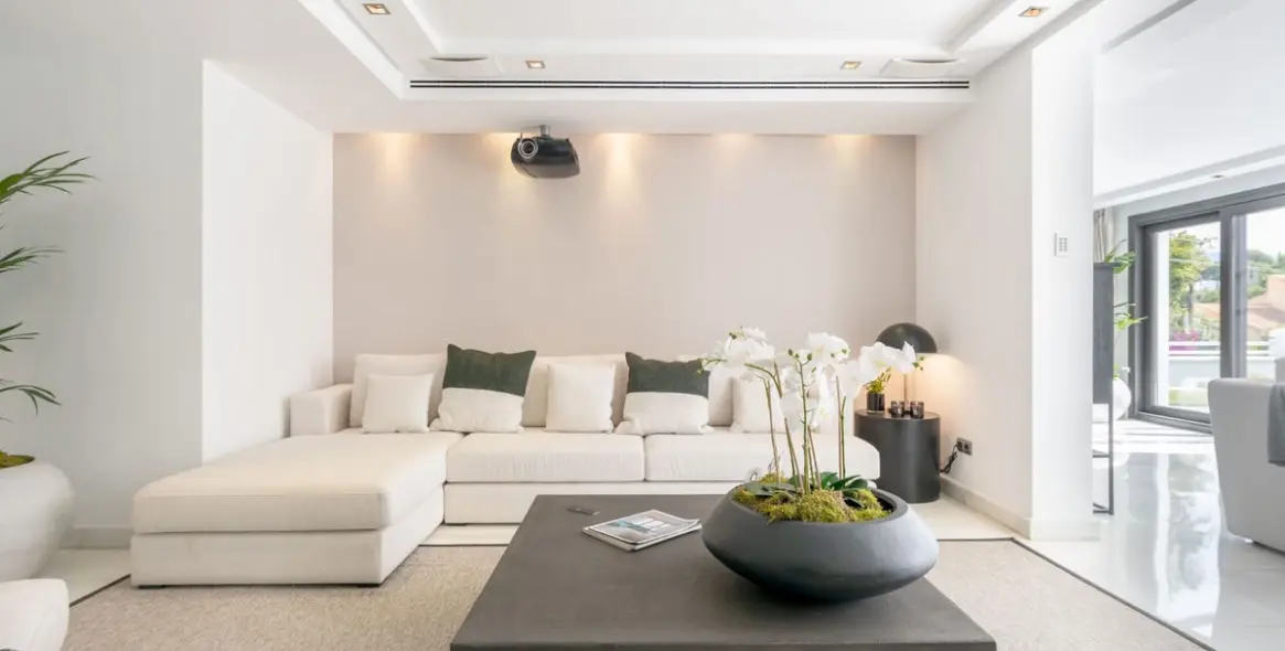 Venta de villa independiente en Nueva Andalucía 4
