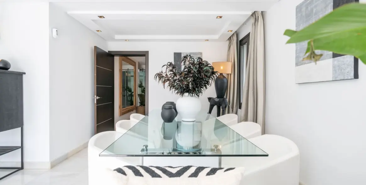 Venta de villa independiente en Nueva Andalucía 5