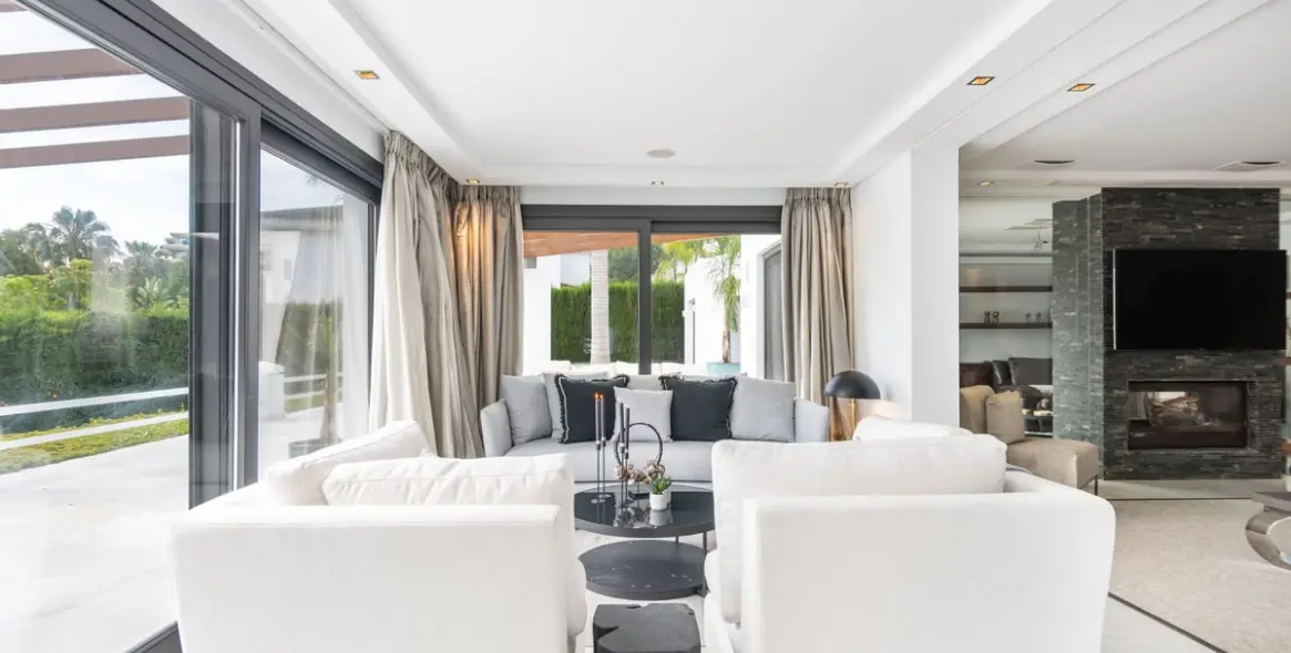 Venta de villa independiente en Nueva Andalucía 13