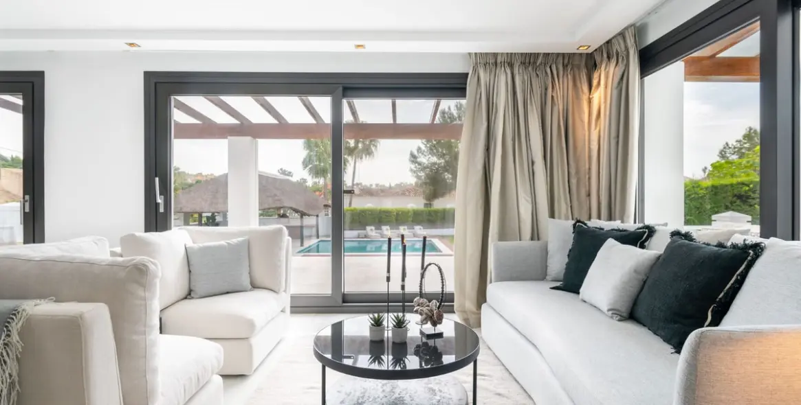 Venta de villa independiente en Nueva Andalucía 14