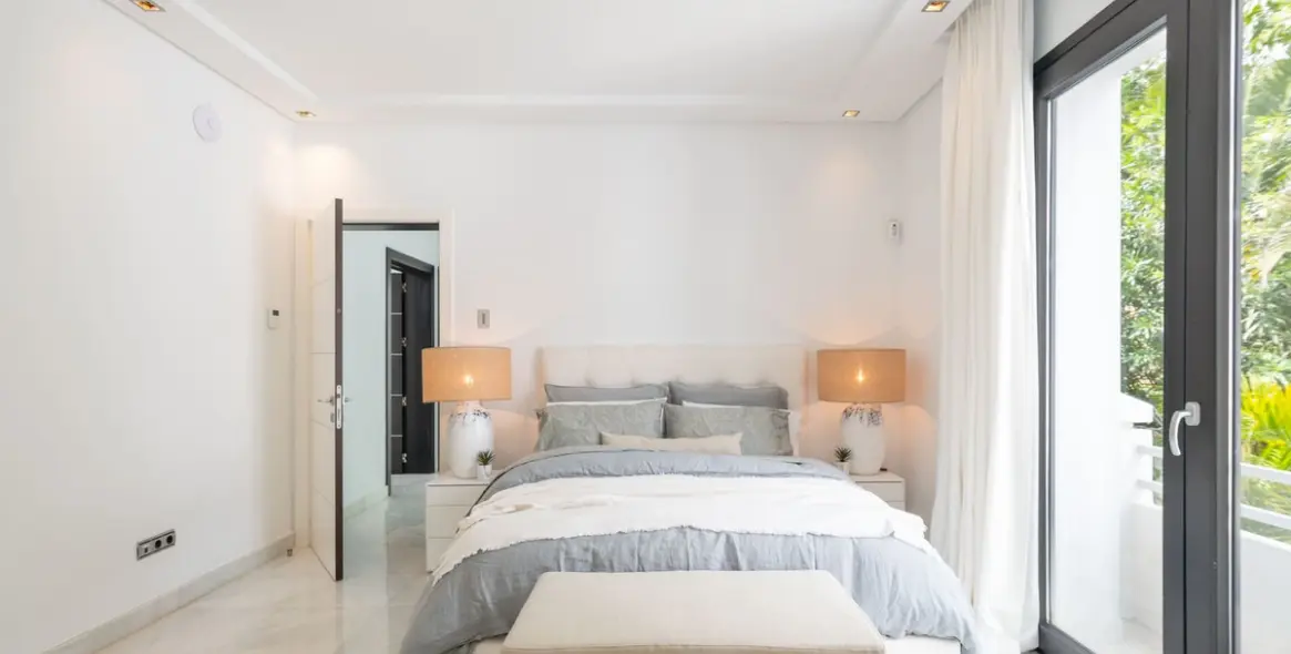 Venta de villa independiente en Nueva Andalucía 18