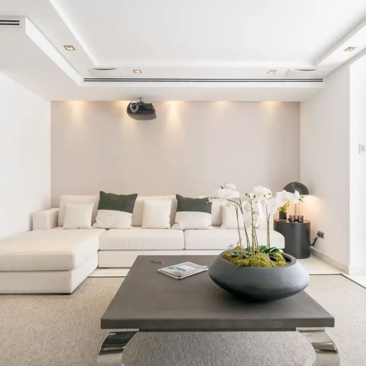 Sale of detached villa in Nueva Andalucía