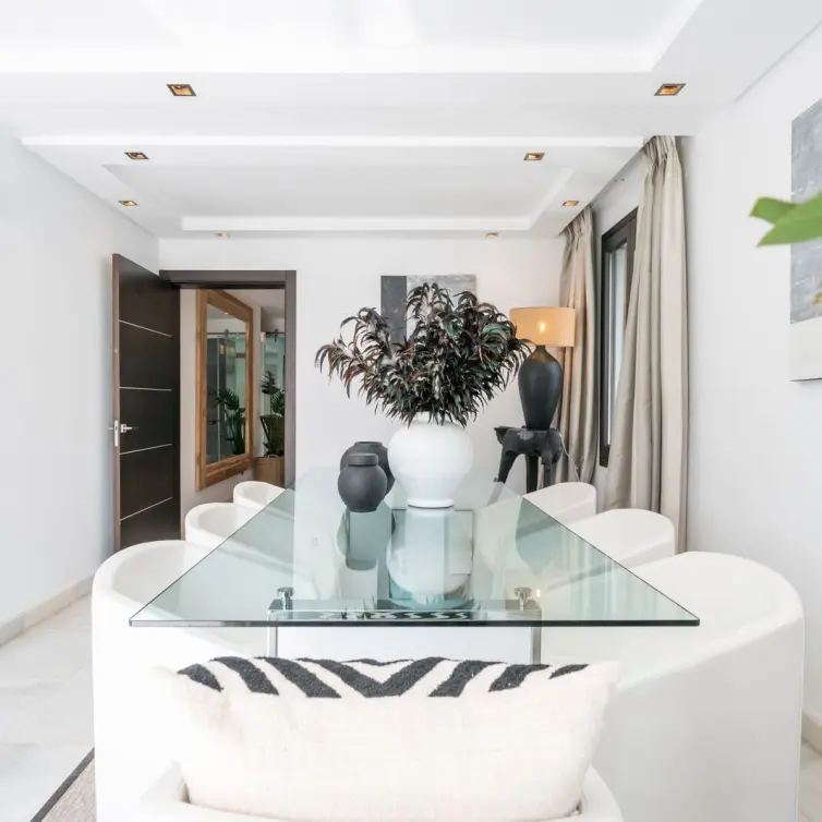 Sale of detached villa in Nueva Andalucía