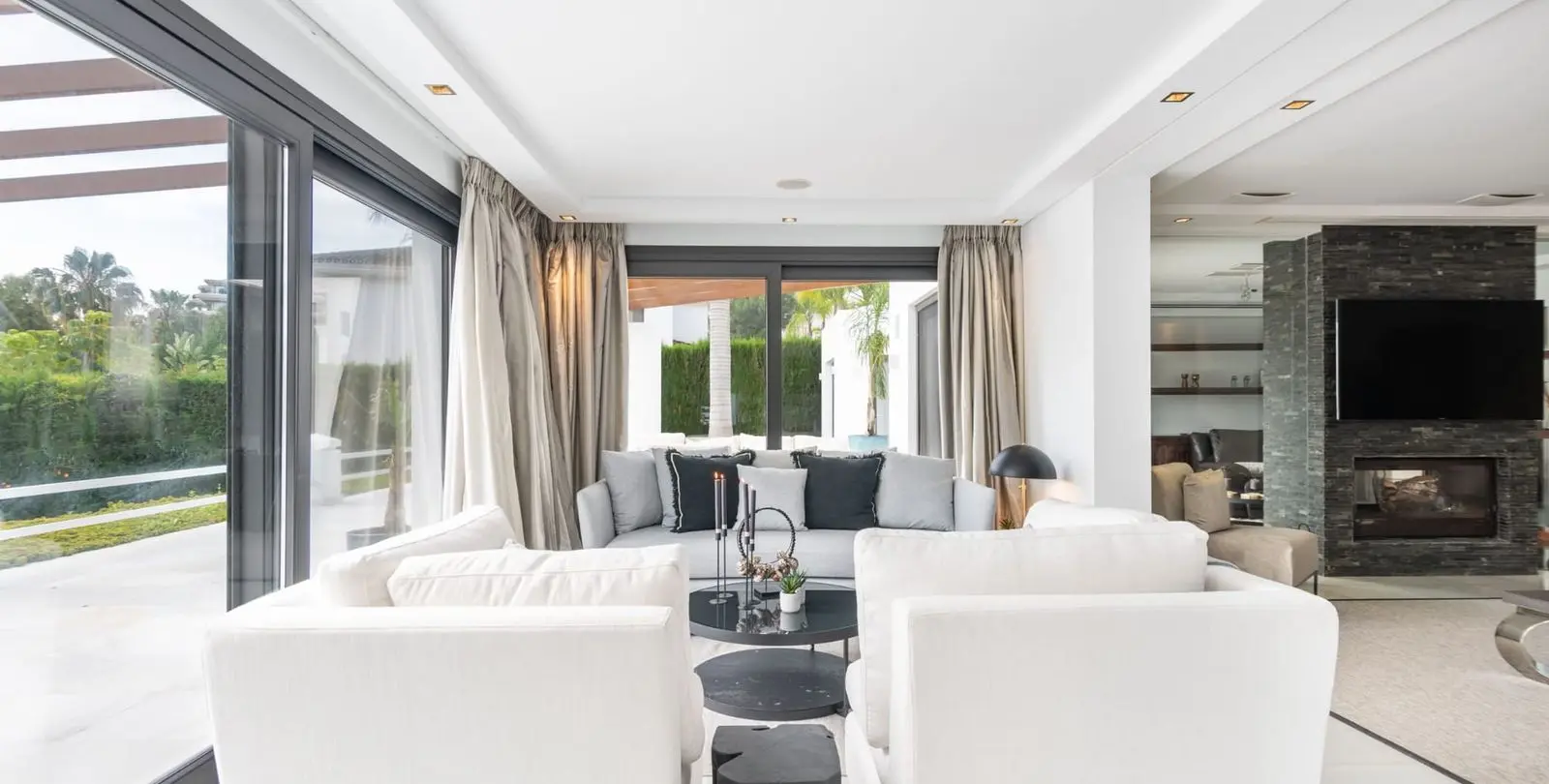 Sale of detached villa in Nueva Andalucía 13