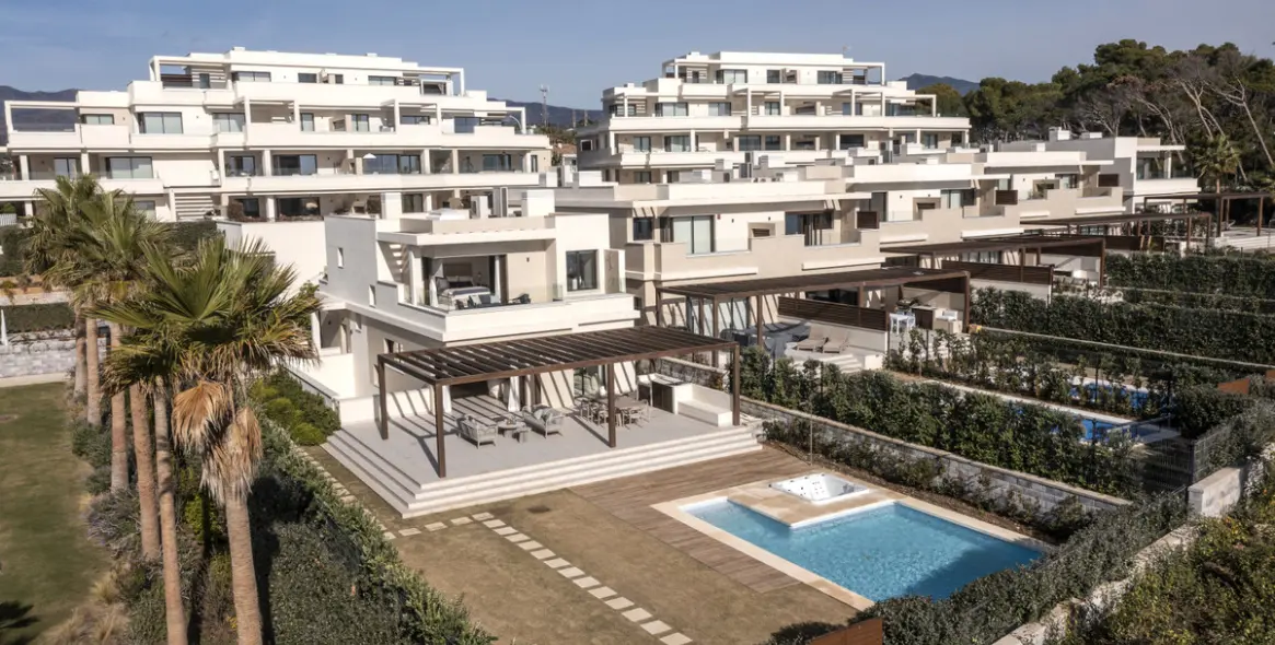 Продажа  отдельно стоящей виллы в New Golden Mile 41