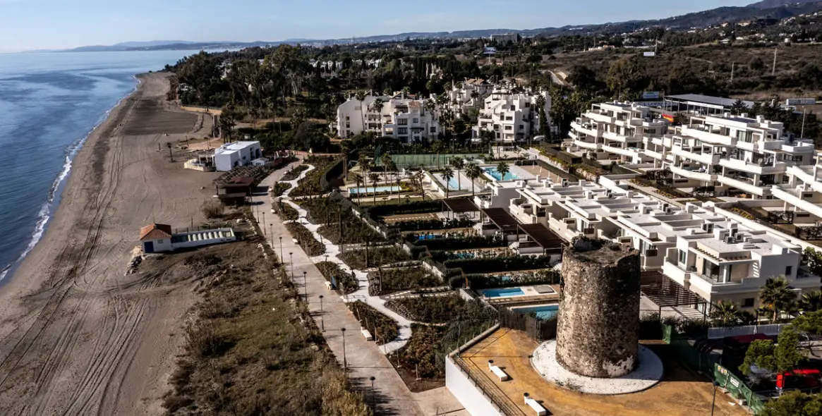 Продажа  отдельно стоящей виллы в New Golden Mile 45