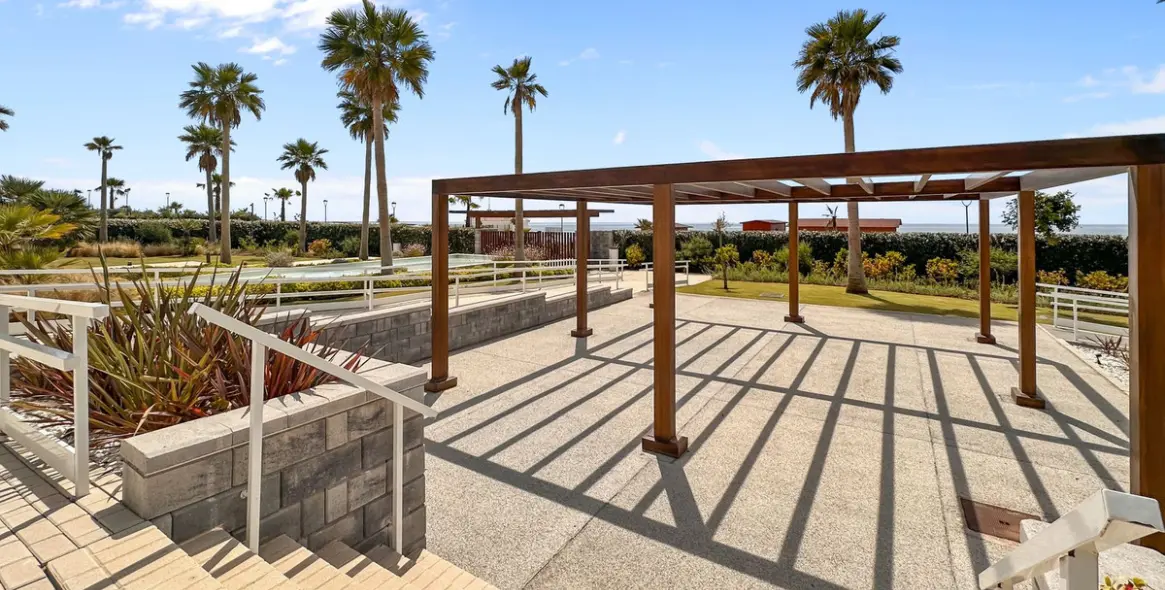 Продажа  отдельно стоящей виллы в New Golden Mile 65