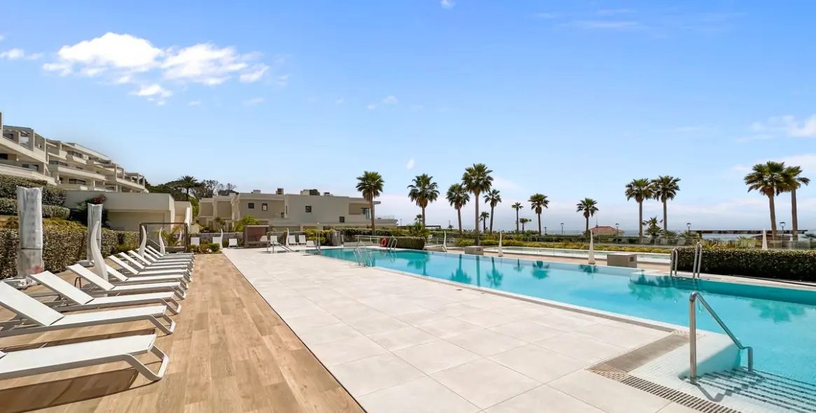 Продажа  отдельно стоящей виллы в New Golden Mile 69