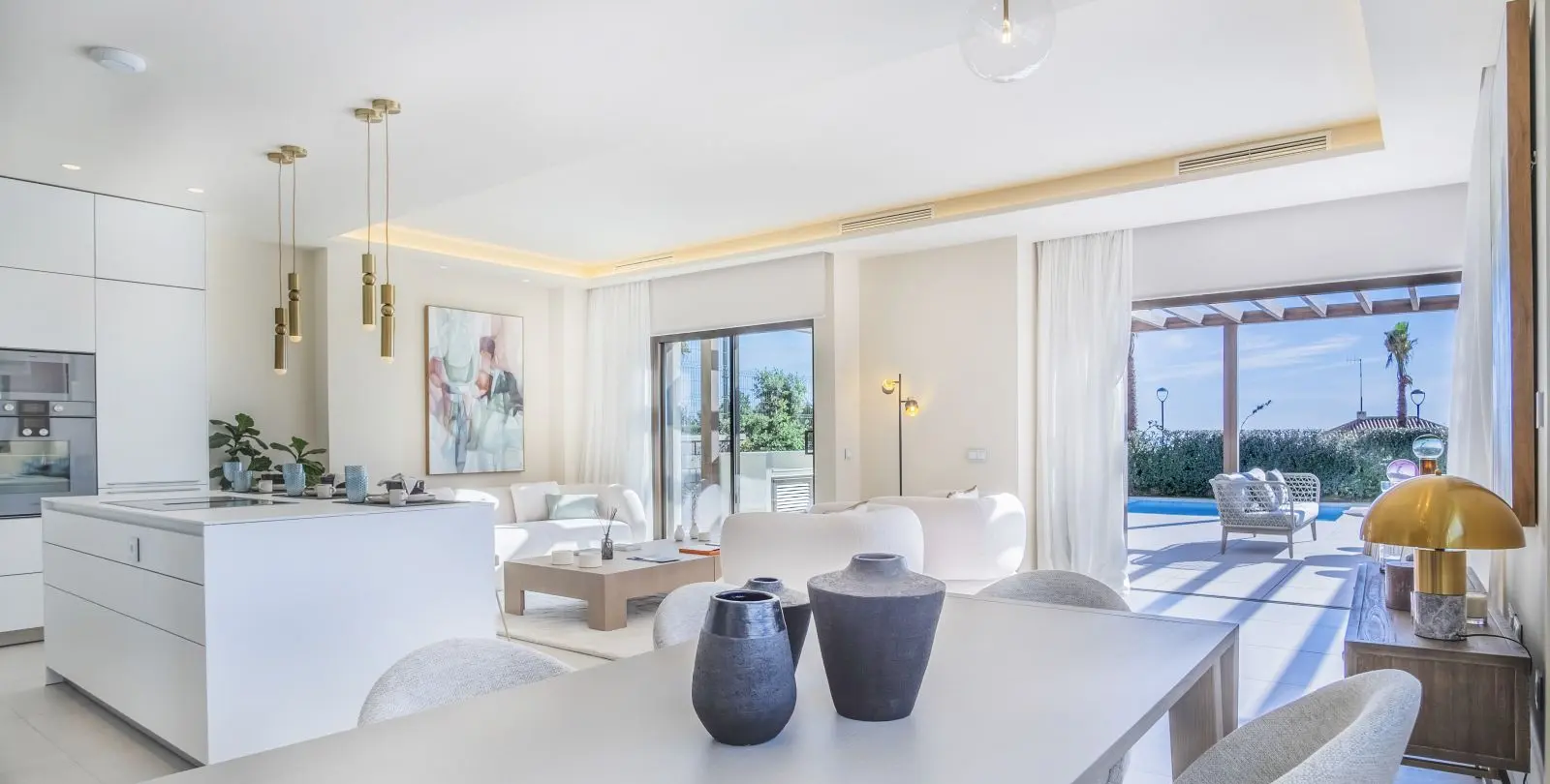 Sale of detached villa in New Golden Mile 4