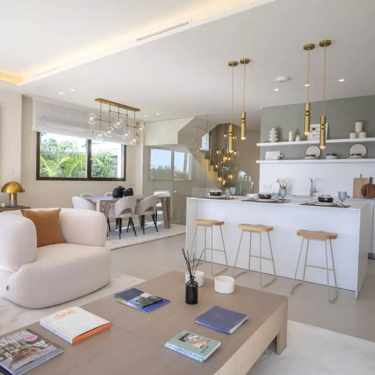 Sale of detached villa in New Golden Mile