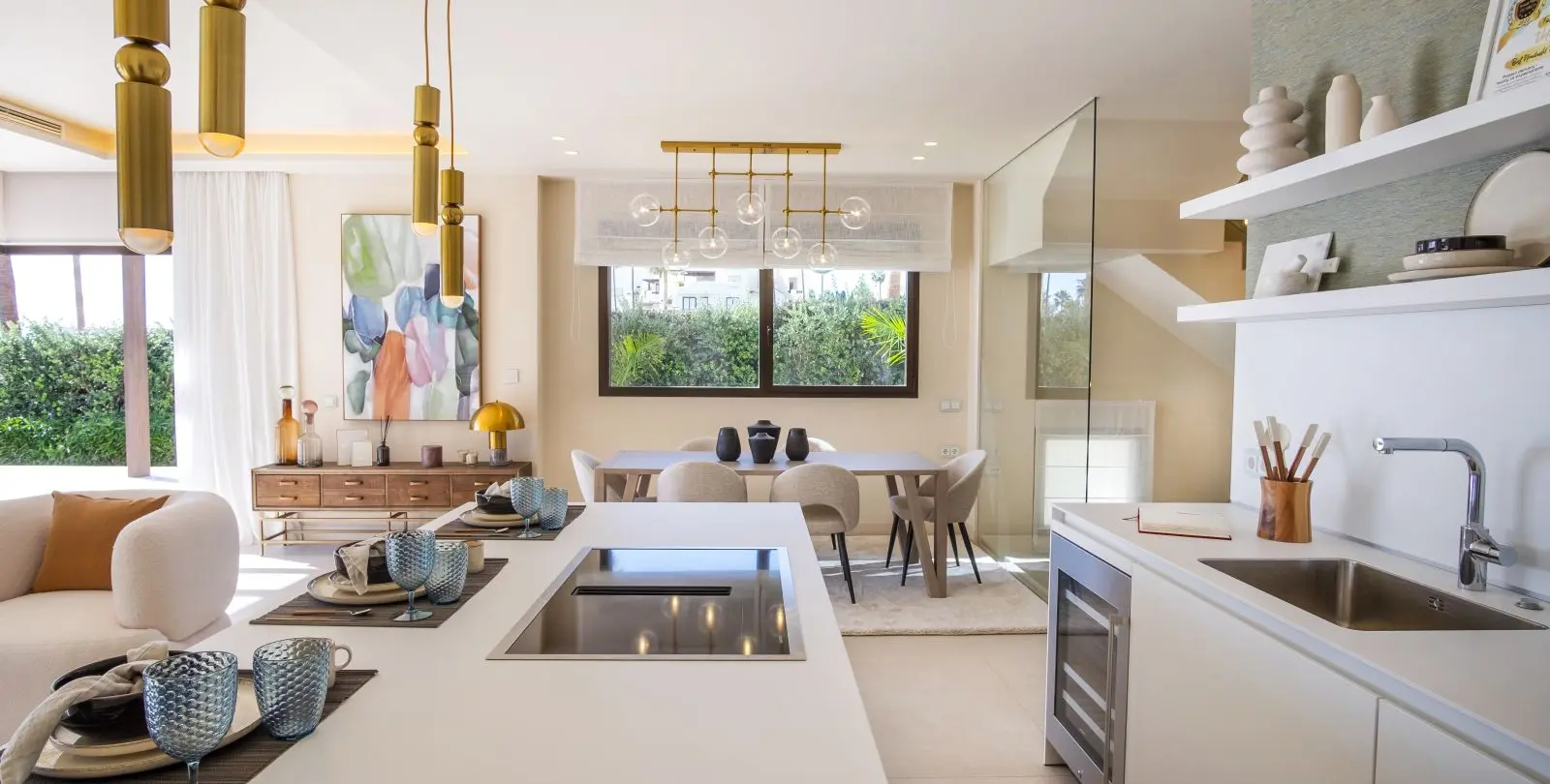 Sale of detached villa in New Golden Mile 11