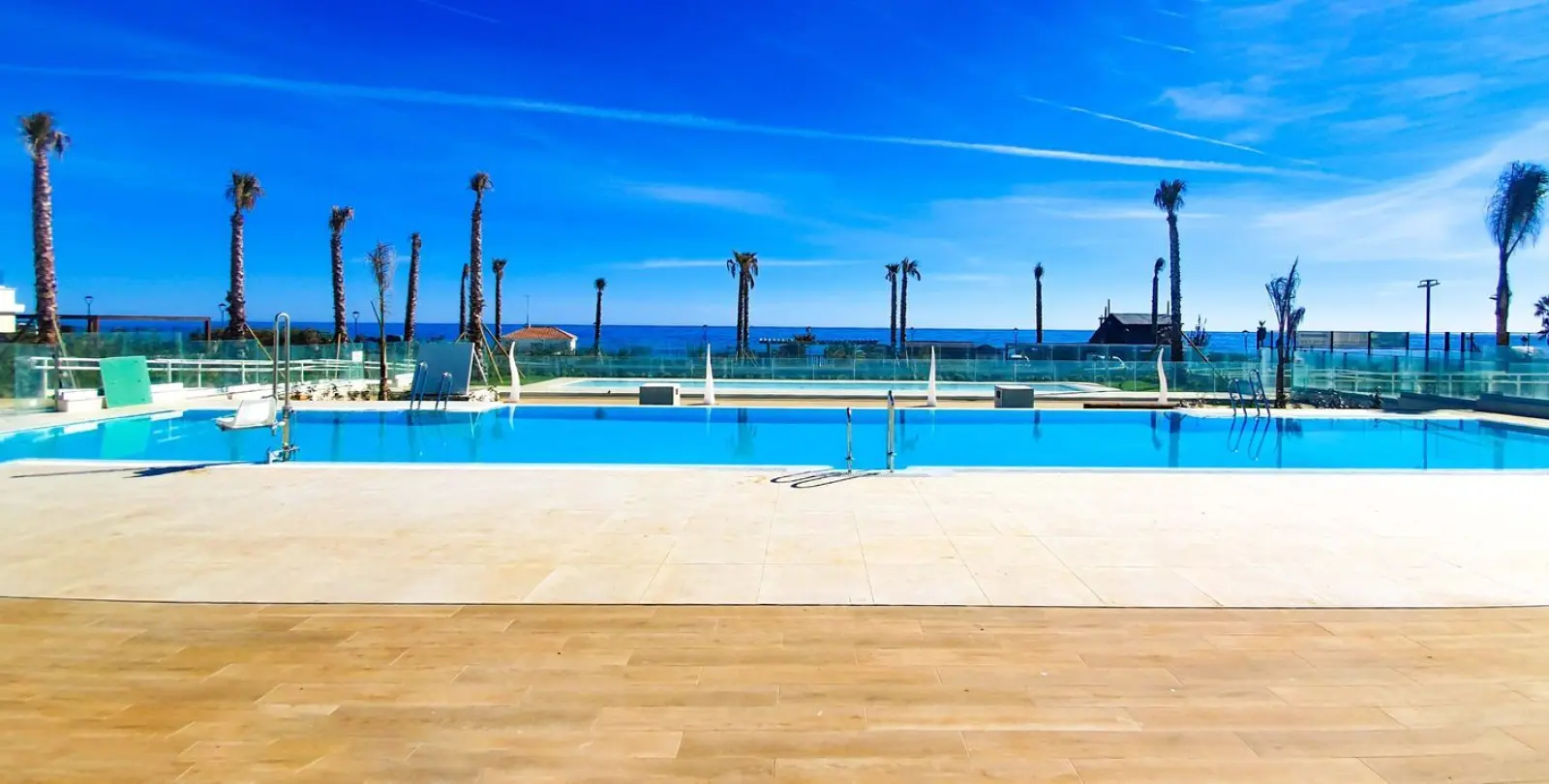 Sale of detached villa in New Golden Mile 54