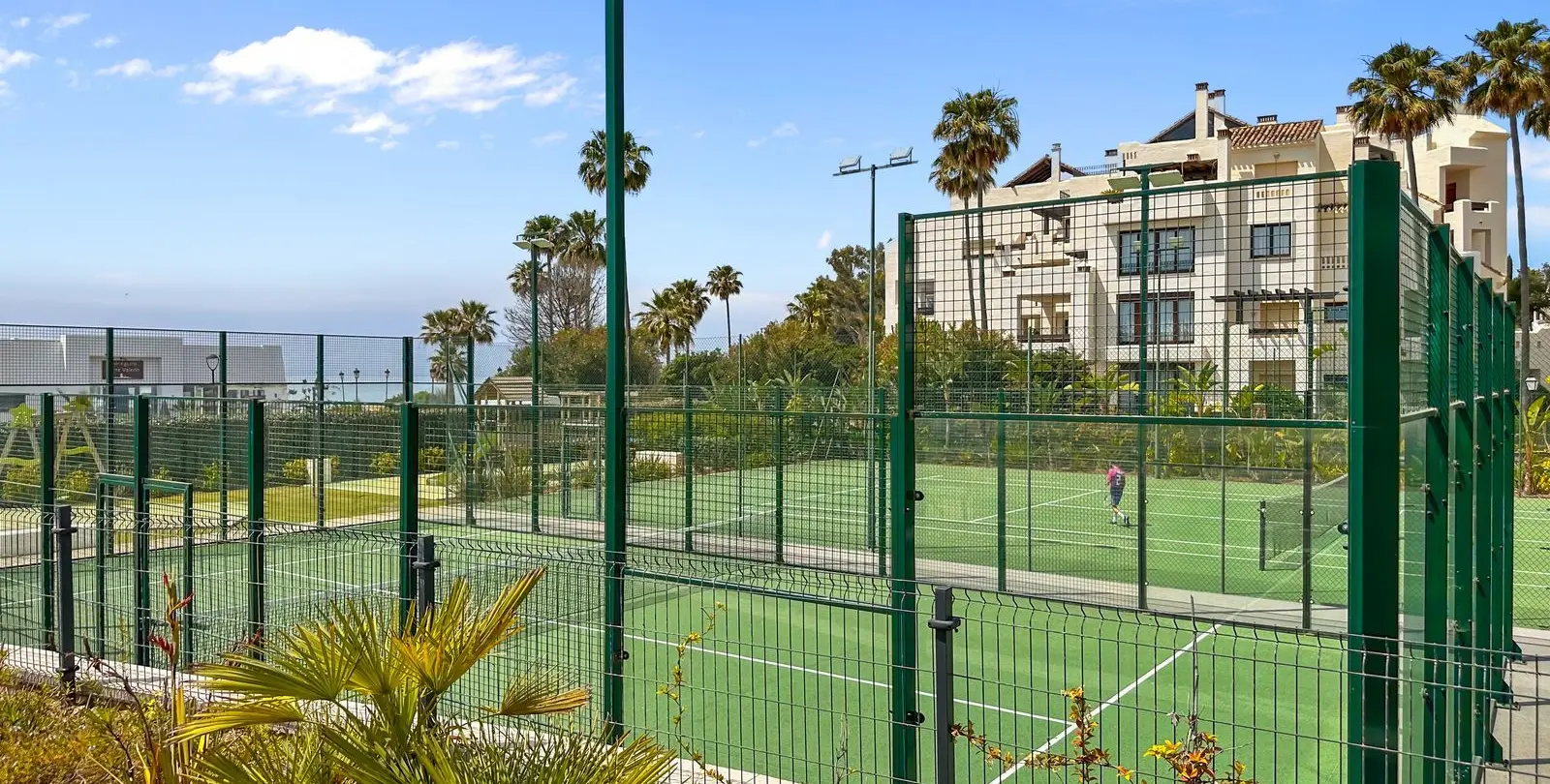 Sale of detached villa in New Golden Mile 66