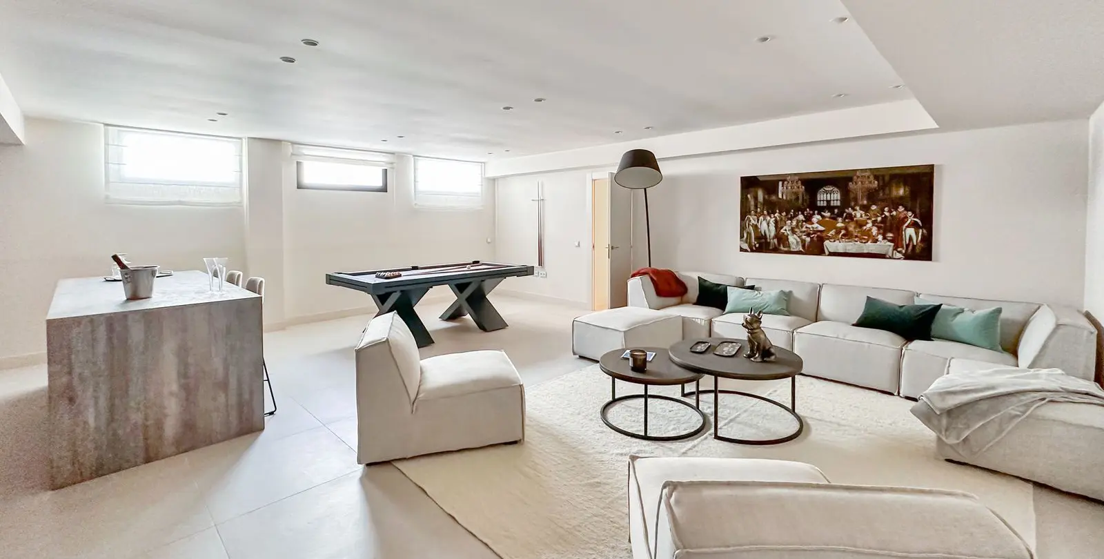 Sale of detached villa in New Golden Mile 82