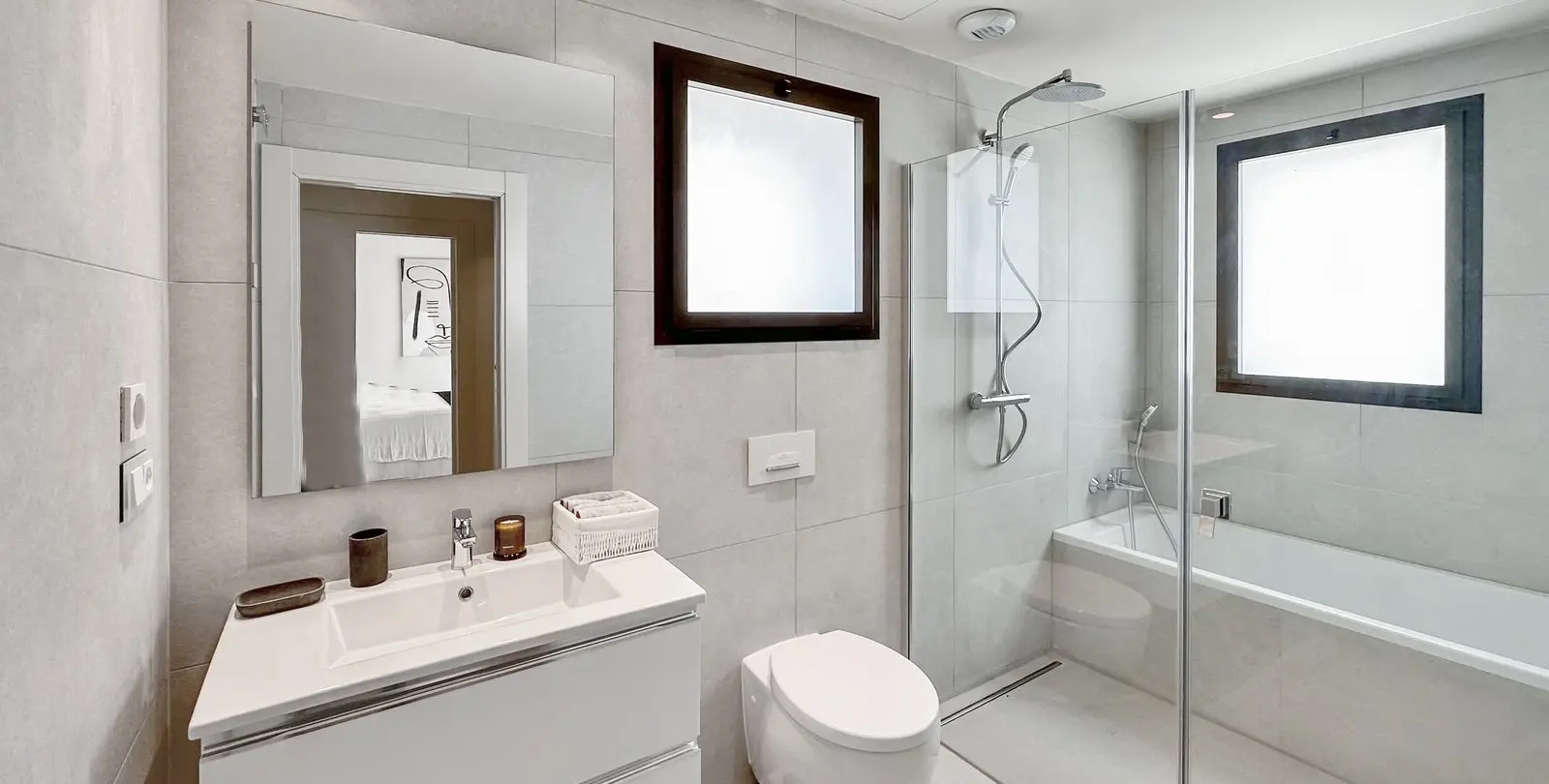 Sale of detached villa in New Golden Mile 85