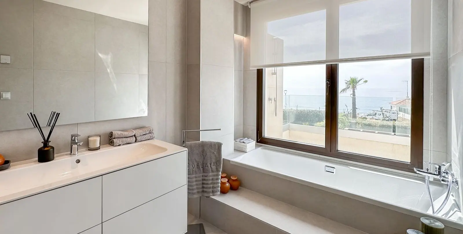 Sale of detached villa in New Golden Mile 95