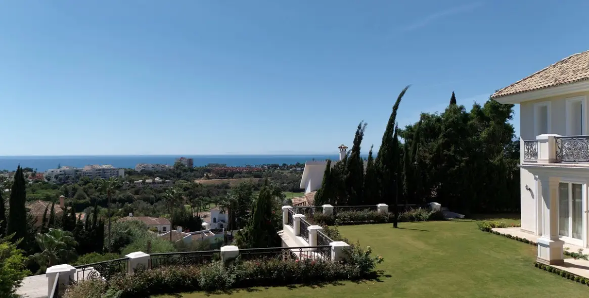 Продажа  отдельно стоящей виллы в El Rosario 2