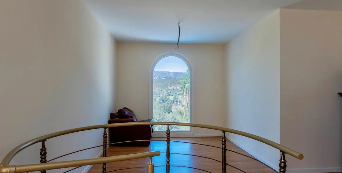 Sale of detached villa in El Rosario 41