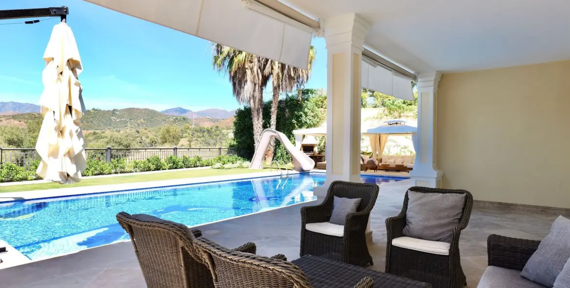 Sale of detached villa in El Rosario 46