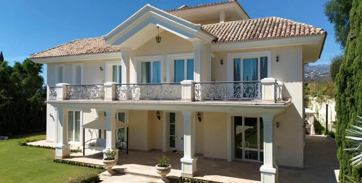 Sale of detached villa in El Rosario 53