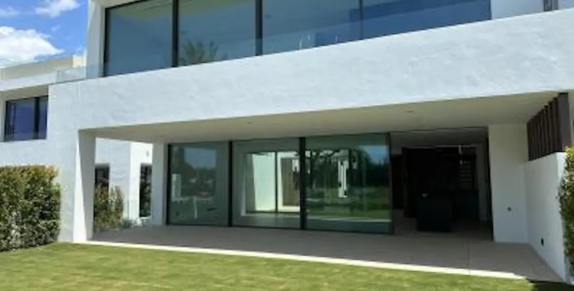 Sale of townhouse in Marbella (district The Golden Mile) 3