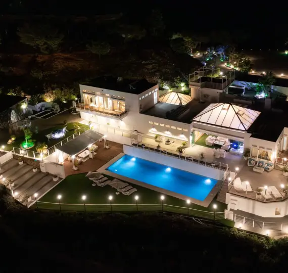 Продажа  отдельно стоящей виллы в Estepona