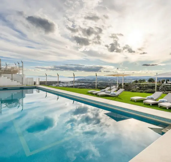 Продажа  отдельно стоящей виллы в Estepona