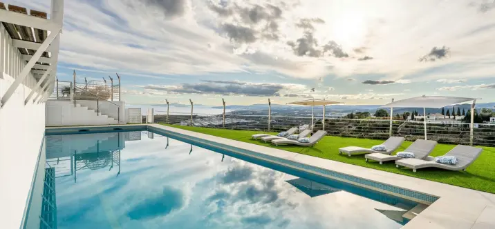 Продажа  отдельно стоящей виллы в Estepona 2