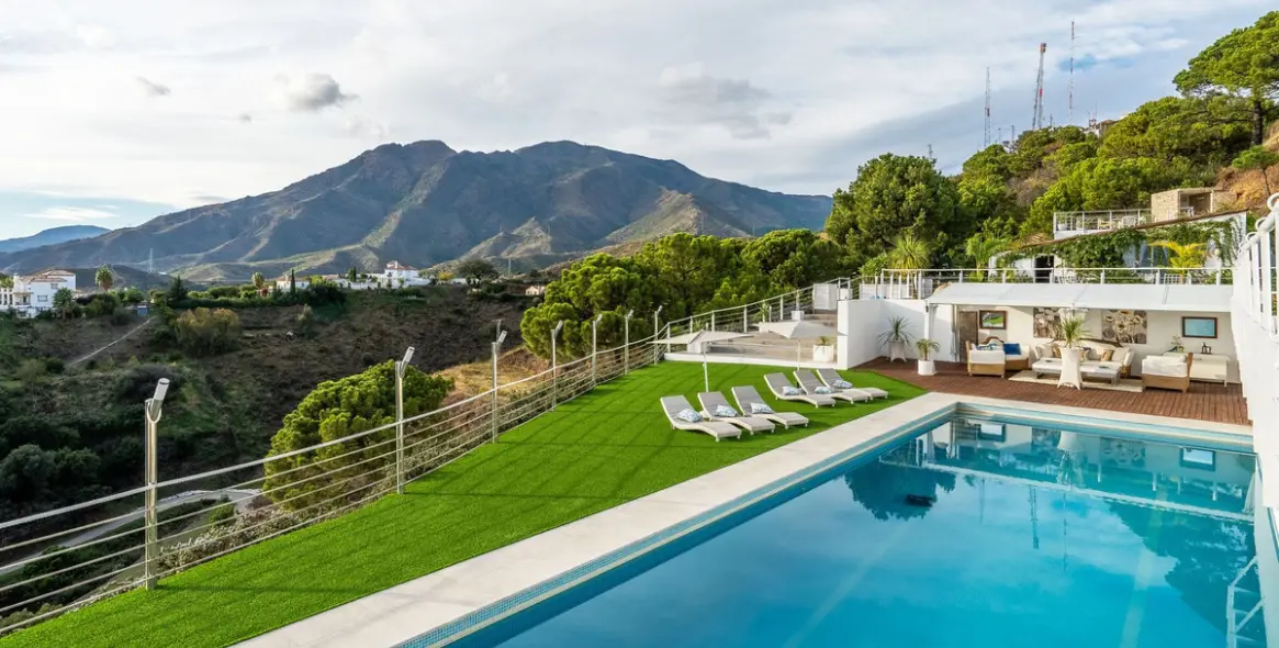 Продажа  отдельно стоящей виллы в Estepona 5