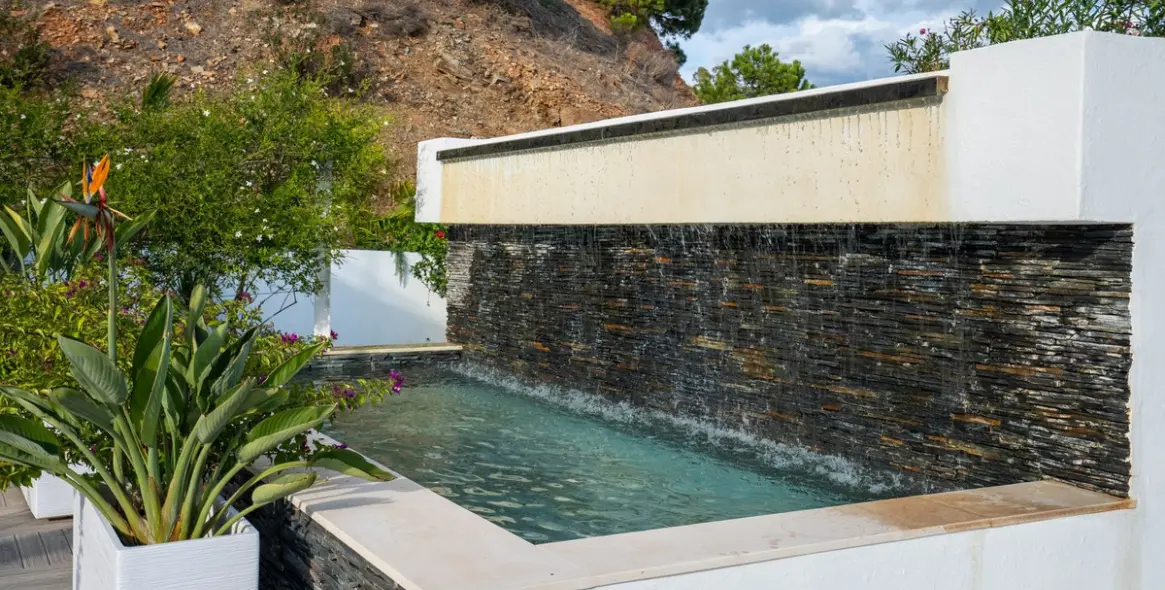 Продажа  отдельно стоящей виллы в Estepona 6