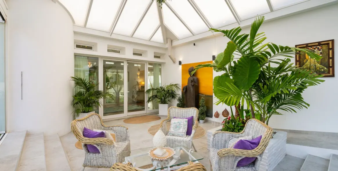 Продажа  отдельно стоящей виллы в Estepona 13