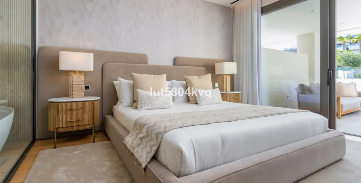 Продажа апартаментов на первом этаже в The Golden Mile 15